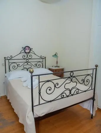 Theodore's Maisonette Next To The Metro Station * Athens